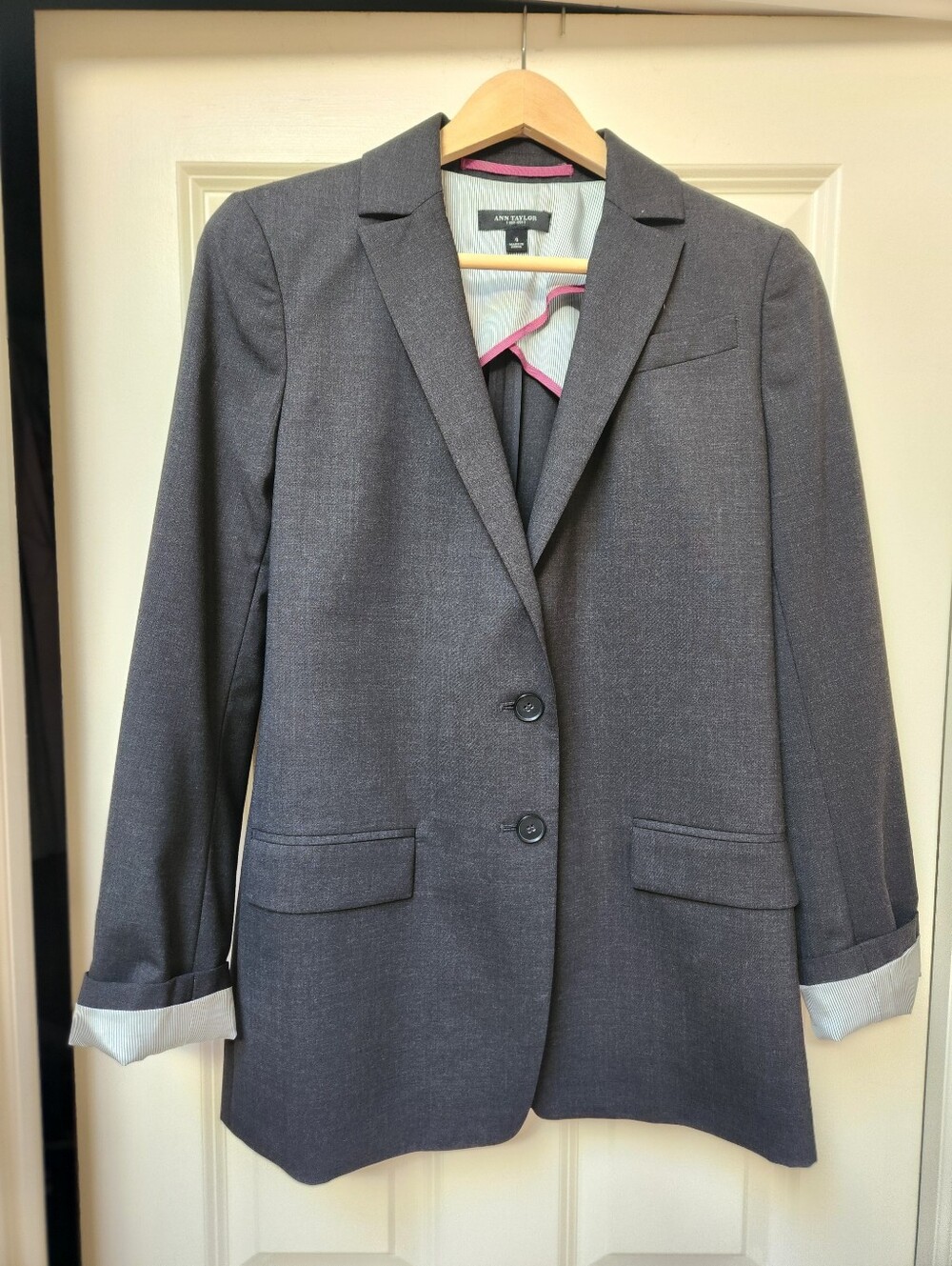 Ann Taylor Gray Two-Button Tailored Blazer, Size 4